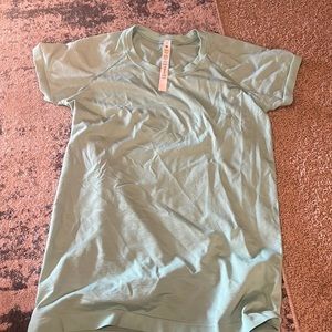 Lulu swiftly tech short sleve